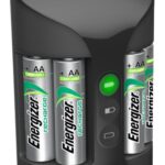 Φορτιστής Μπαταριών Energizer ACCU Recharge PRO για AA/AAA με 4 ΑΑ 2000mAh Μπαταρίες